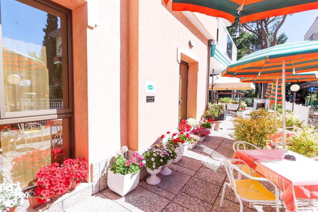 Hotel Paola Garden - Nuova Gestione Bellariva Di Rimini Екстер'єр фото